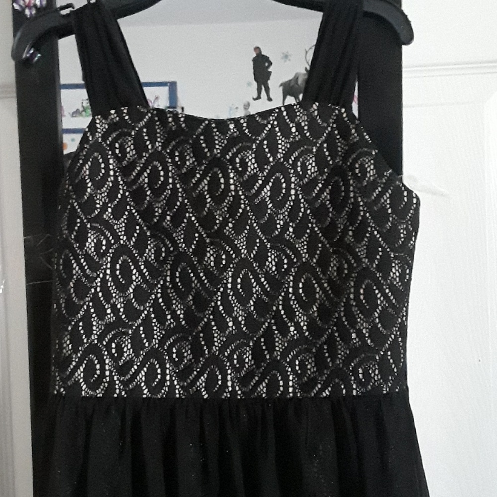 Dress - Picture 2 of 4